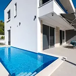 Vakantiehuis Family Friendly House With A Swimming Pool Bibinje, Zadar - 23364
